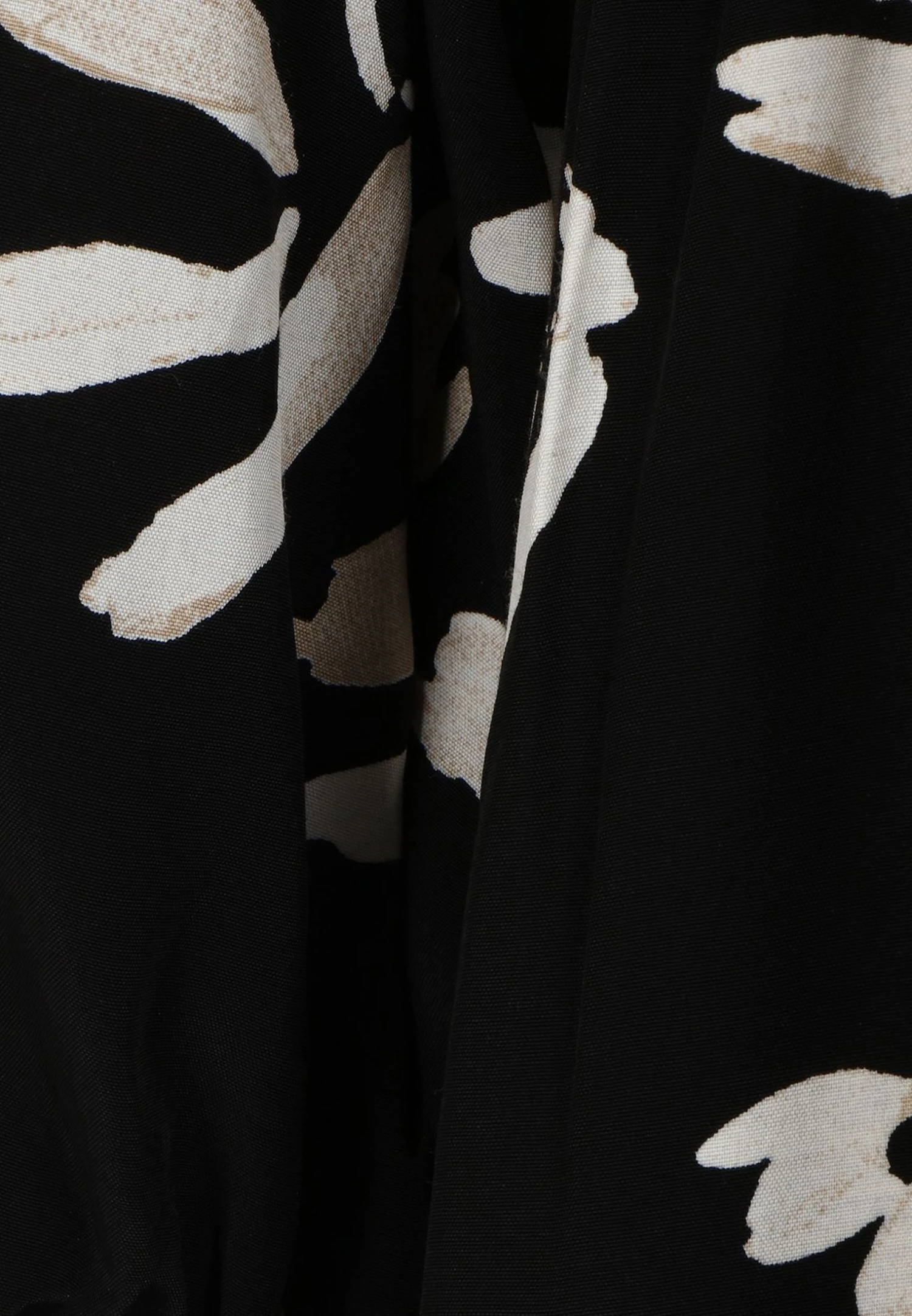 Tamaris Auburn Aop Long Trapes Collar - Robe De Jour - Schwarz 4 Tamaris Auburn Aop Long Trapes Collar - Robe De Jour - Schwarz – Image 4