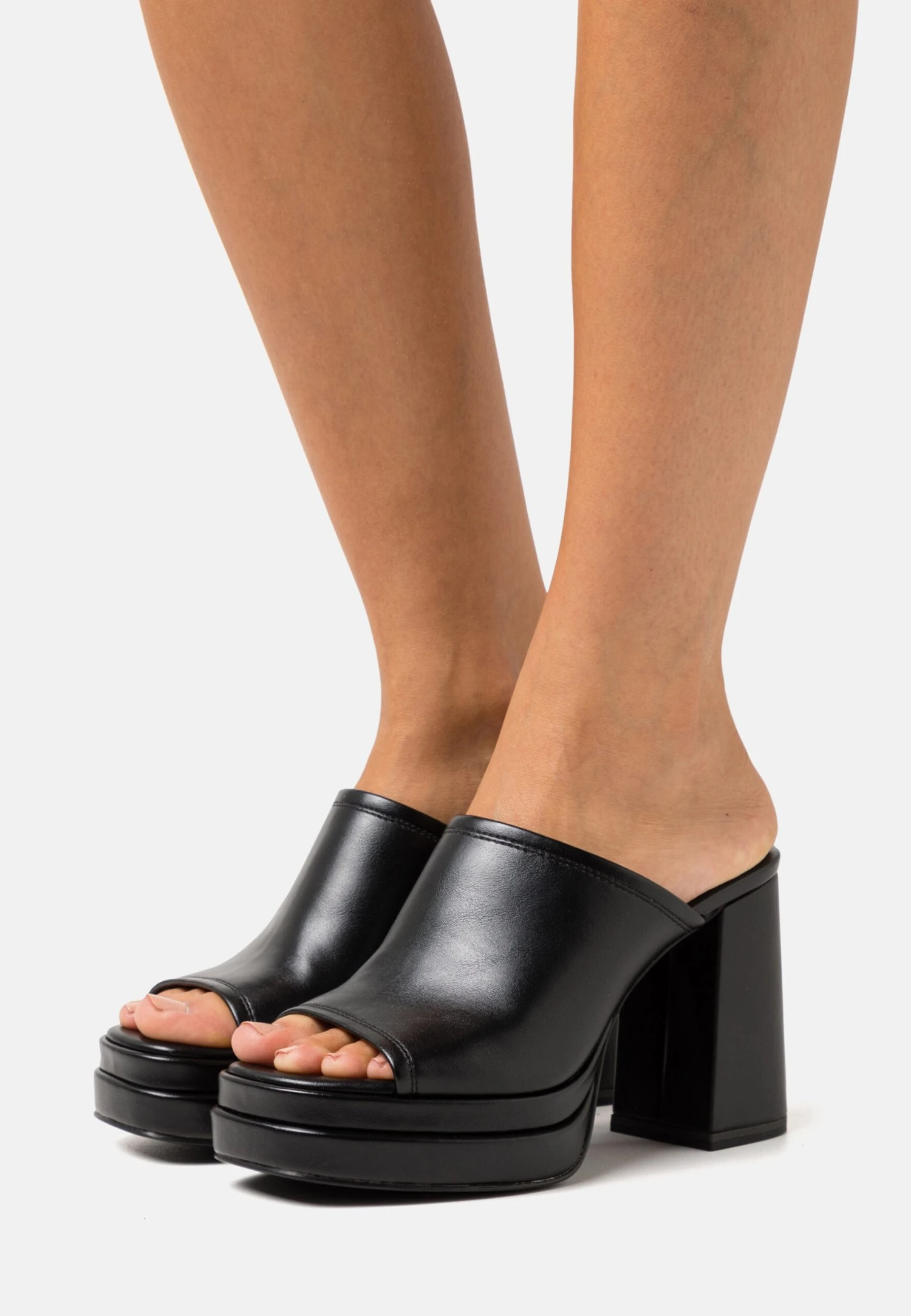 Tamaris Mules À Talons - Black 1 Tamaris Mules À Talons - Black