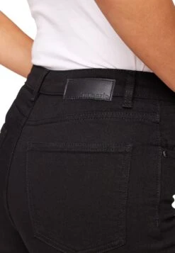 Tamaris Jean Droit - Black Denim 6 Tamaris Jean Droit - Black Denim -Zalando 39bd61b62e4f484fbc8588e78c6acb4c