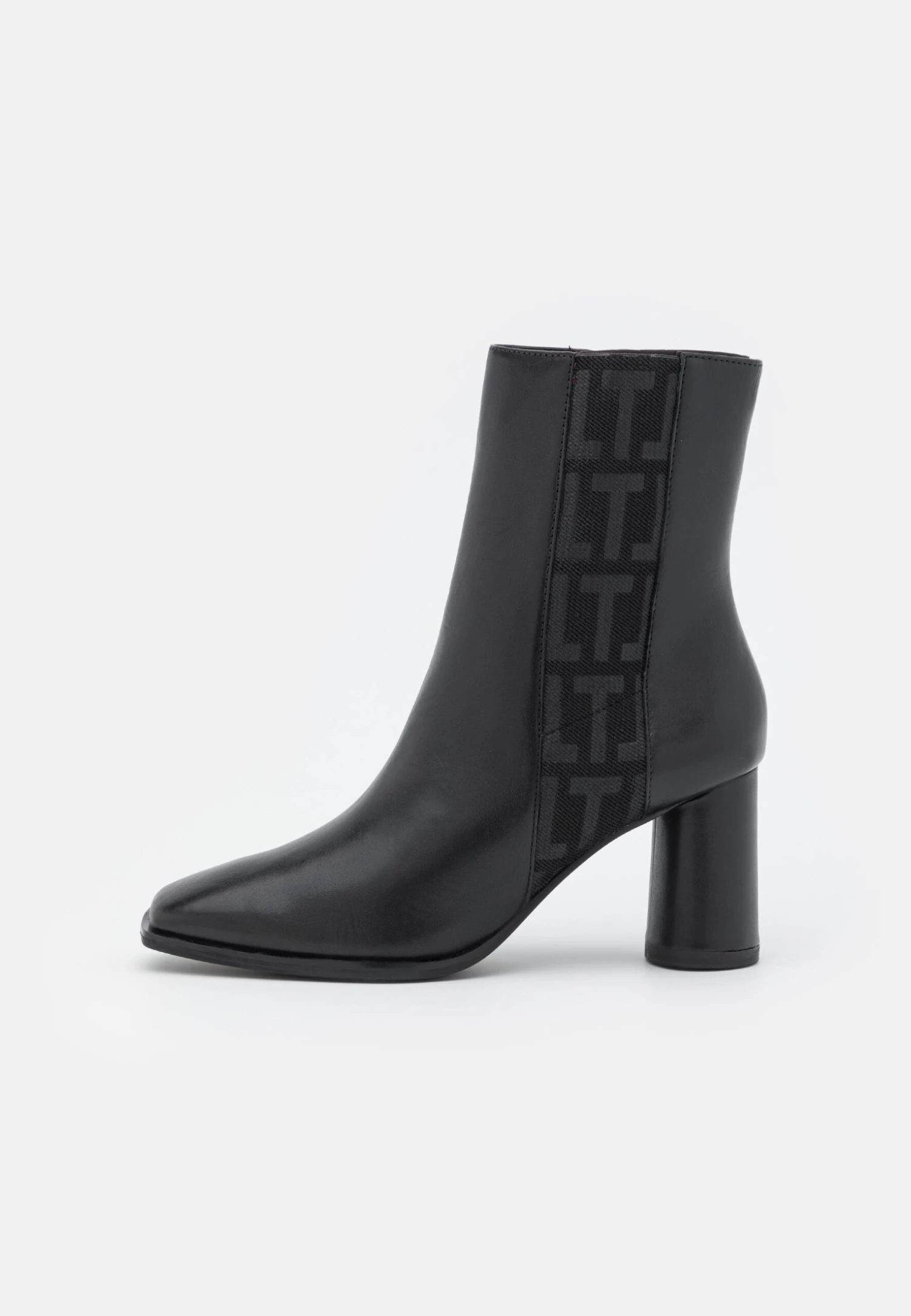 Tamaris Bottines À Talons Hauts - Black 2 Tamaris Bottines À Talons Hauts - Black – Image 2