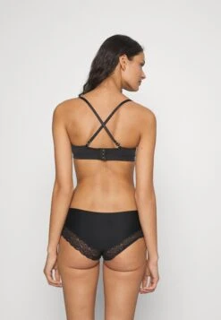 Tamaris Ardee Multifunctional Bra - Soutien-Gorge À Balconnet - Jet Black -Zalando 6a422eb68be54a2ca0ac92991a187ac4
