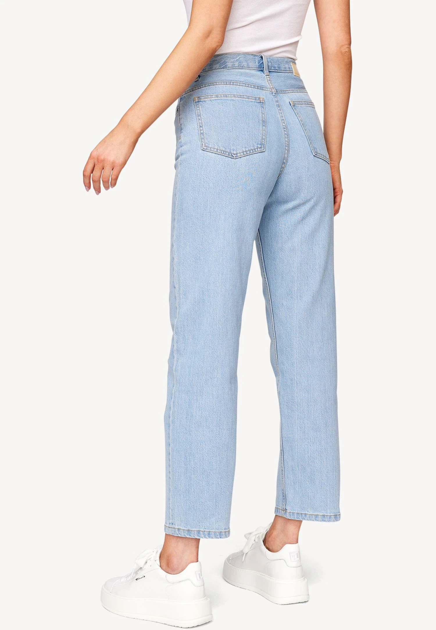 Tamaris Jean Droit - Light Blue Denim 2 Tamaris Jean Droit - Light Blue Denim – Image 2