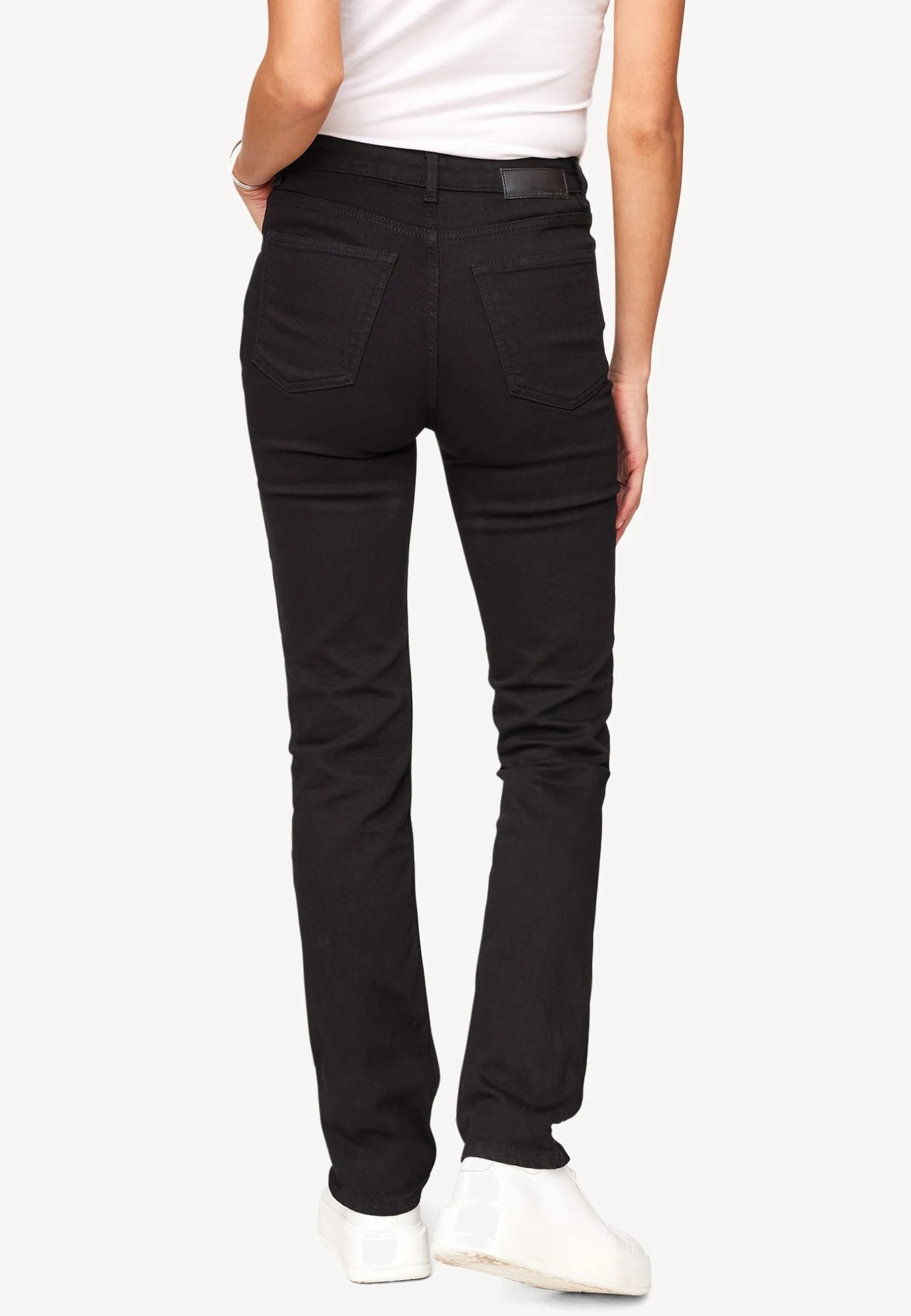 Tamaris Jean Droit - Black Denim 2 Tamaris Jean Droit - Black Denim – Image 2