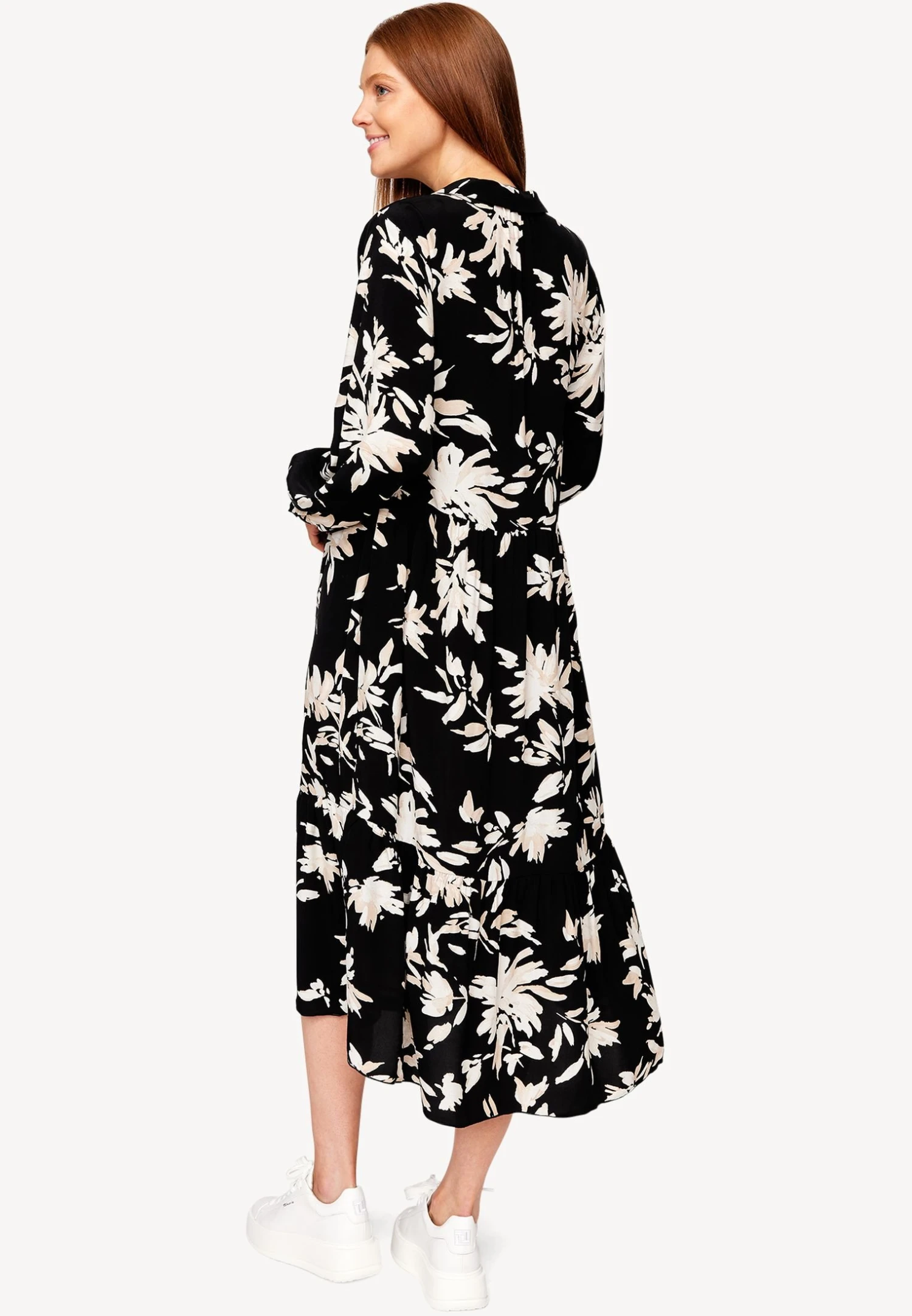 Tamaris Auburn Aop Long Trapes Collar - Robe De Jour - Schwarz 2 Tamaris Auburn Aop Long Trapes Collar - Robe De Jour - Schwarz – Image 2